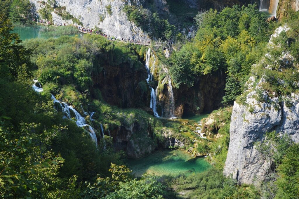 plitvice, lake, national park-939606.jpg